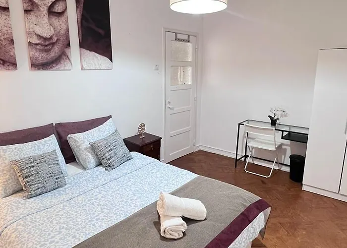 Homestay Stay Lisbon Home *